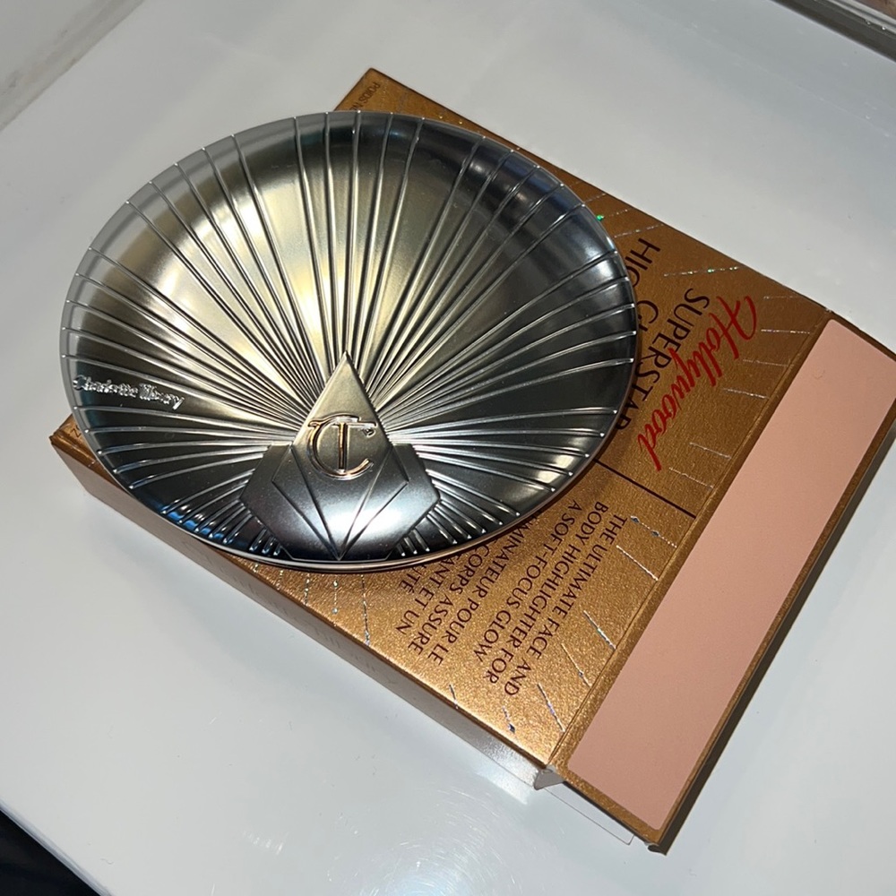 Charlotte Tilbury limited edition Hollywood SuperStar glow highlighter